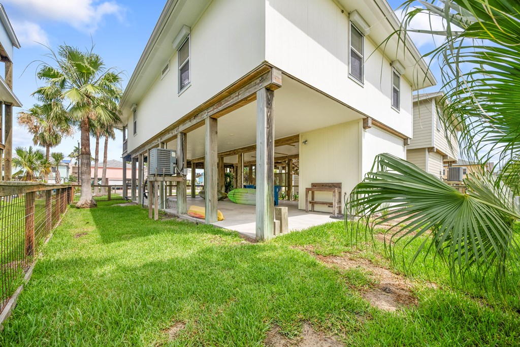 1027 S Magnolia