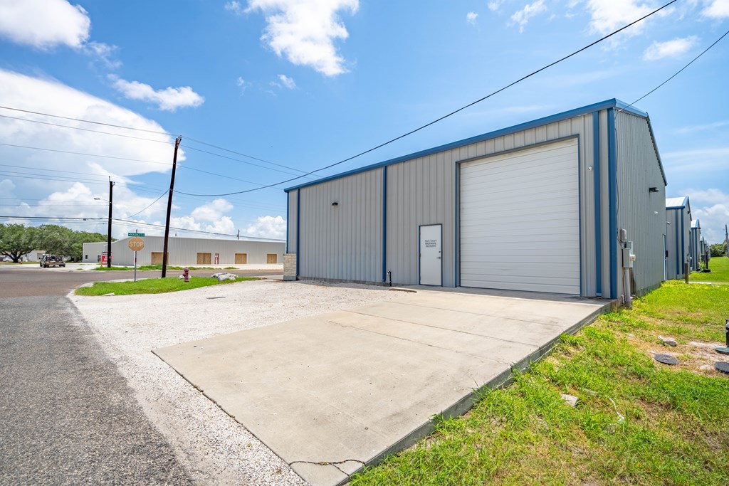 1125 W Market St
