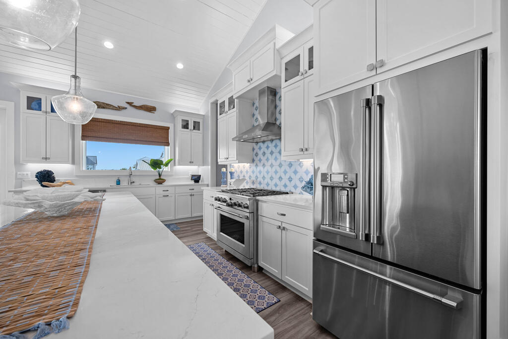 1010 Grand Cayman