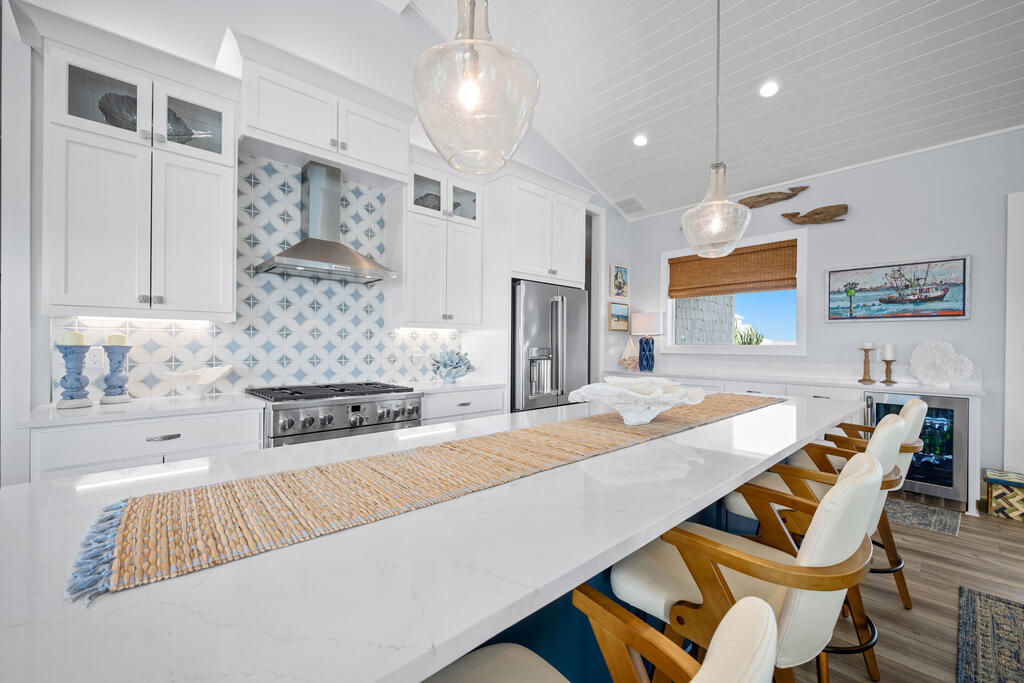 1010 Grand Cayman