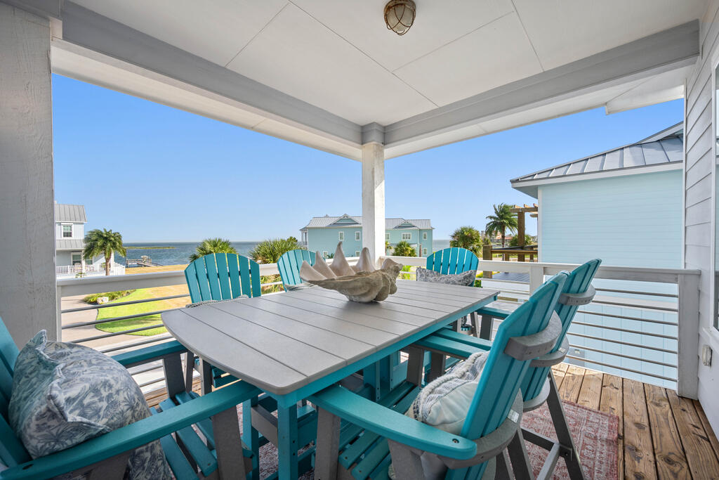 1010 Grand Cayman