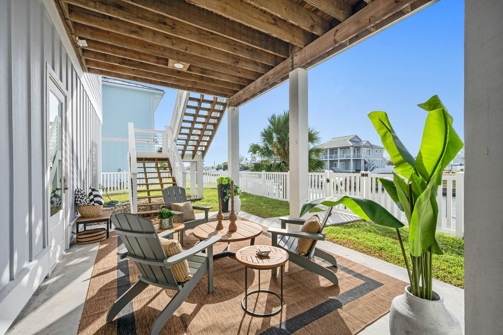 1010 Grand Cayman