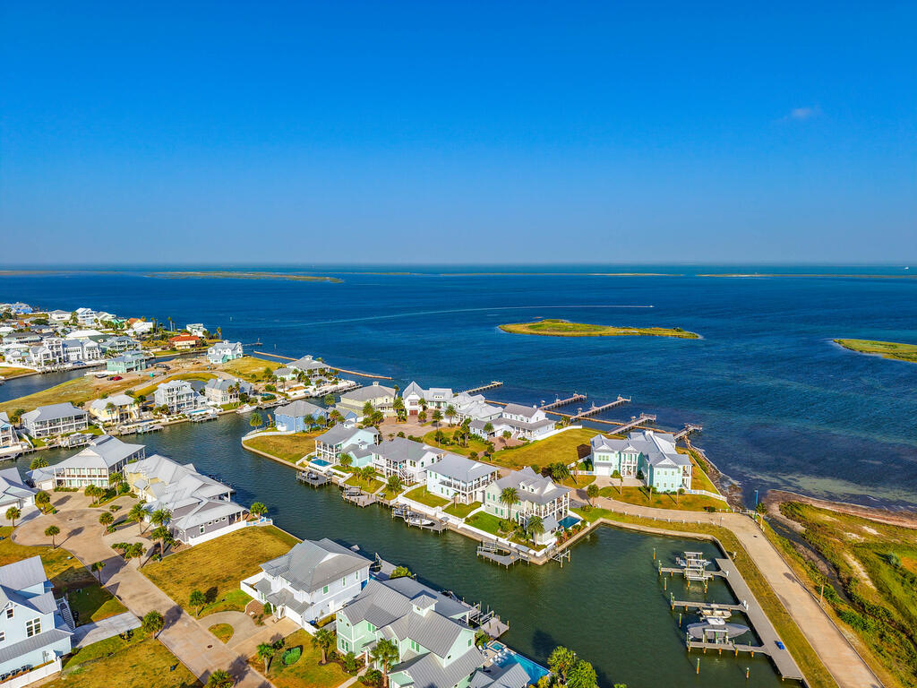 1010 Grand Cayman
