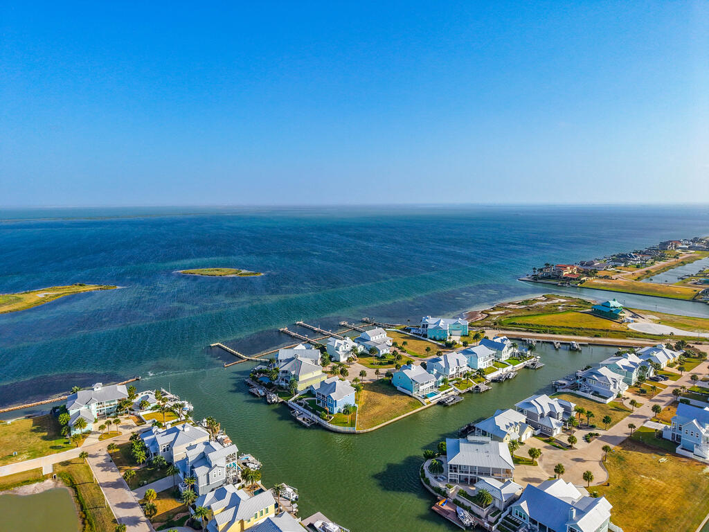 1010 Grand Cayman