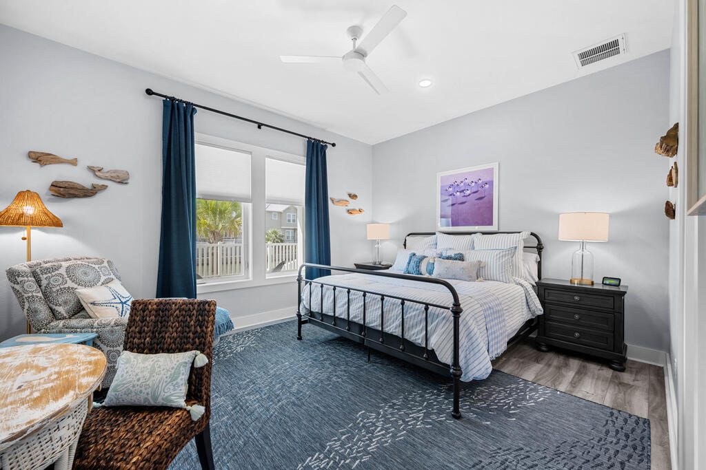 1010 Grand Cayman