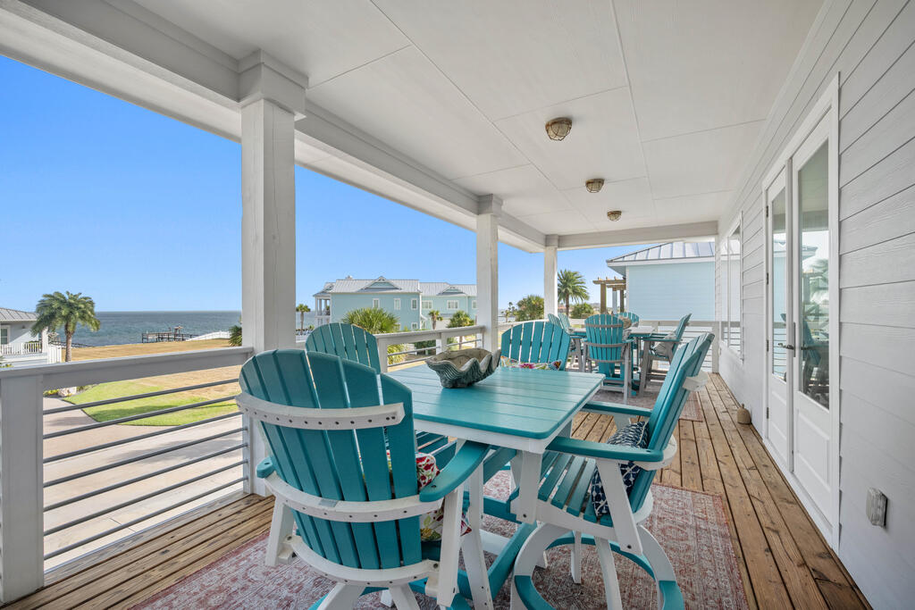 1010 Grand Cayman