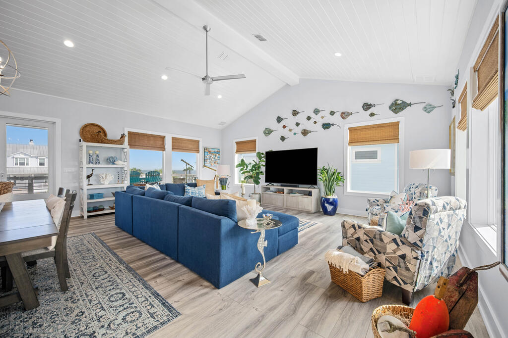 1010 Grand Cayman