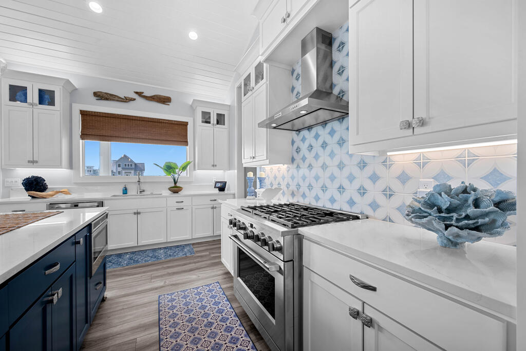 1010 Grand Cayman