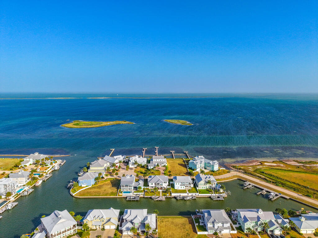 1010 Grand Cayman