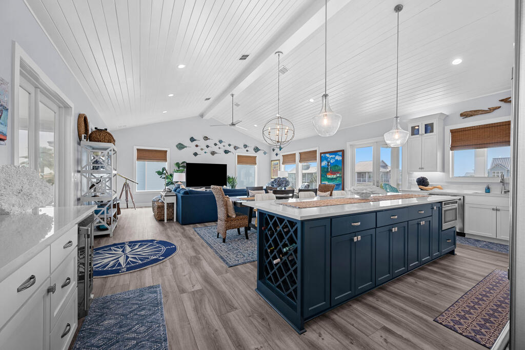 1010 Grand Cayman