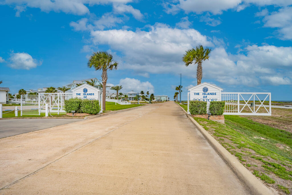1010 Grand Cayman