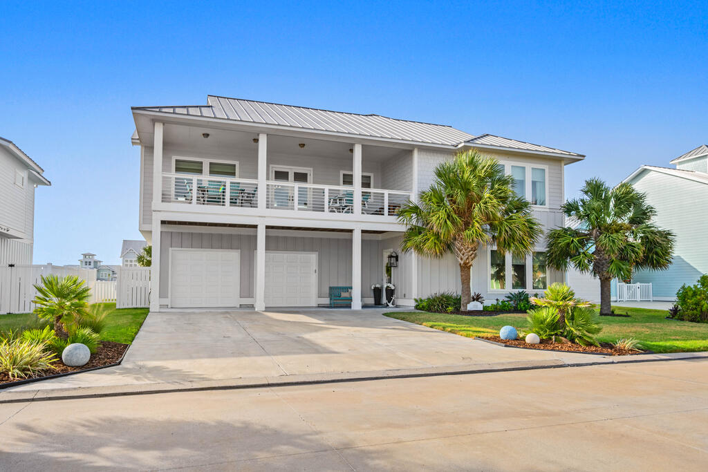 1010 Grand Cayman