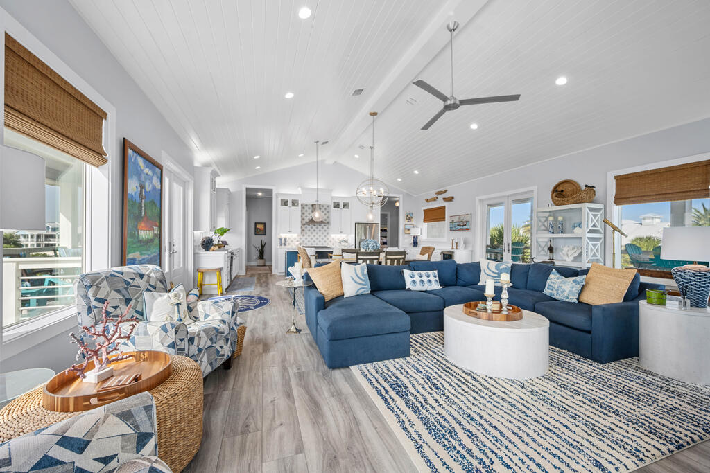 1010 Grand Cayman