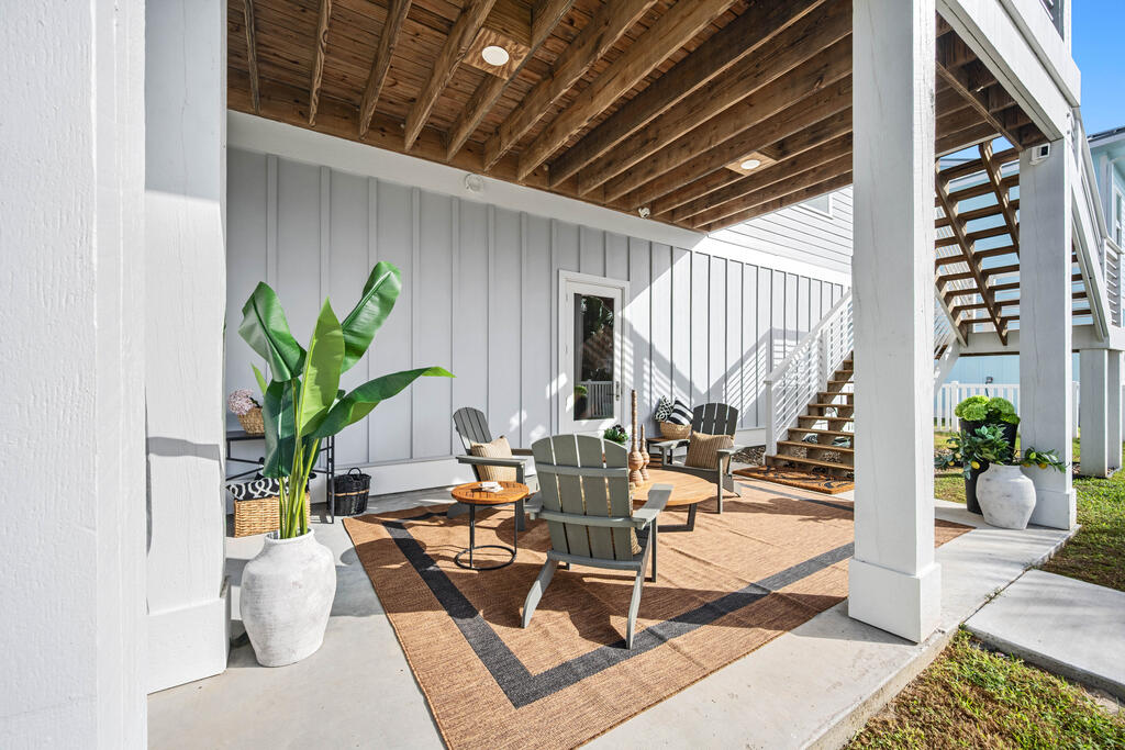 1010 Grand Cayman