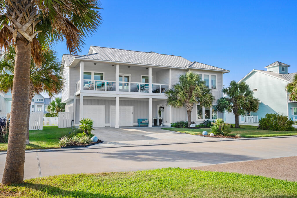 1010 Grand Cayman
