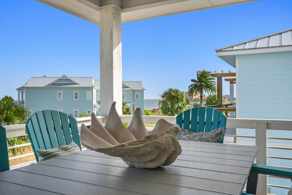 1010 Grand Cayman