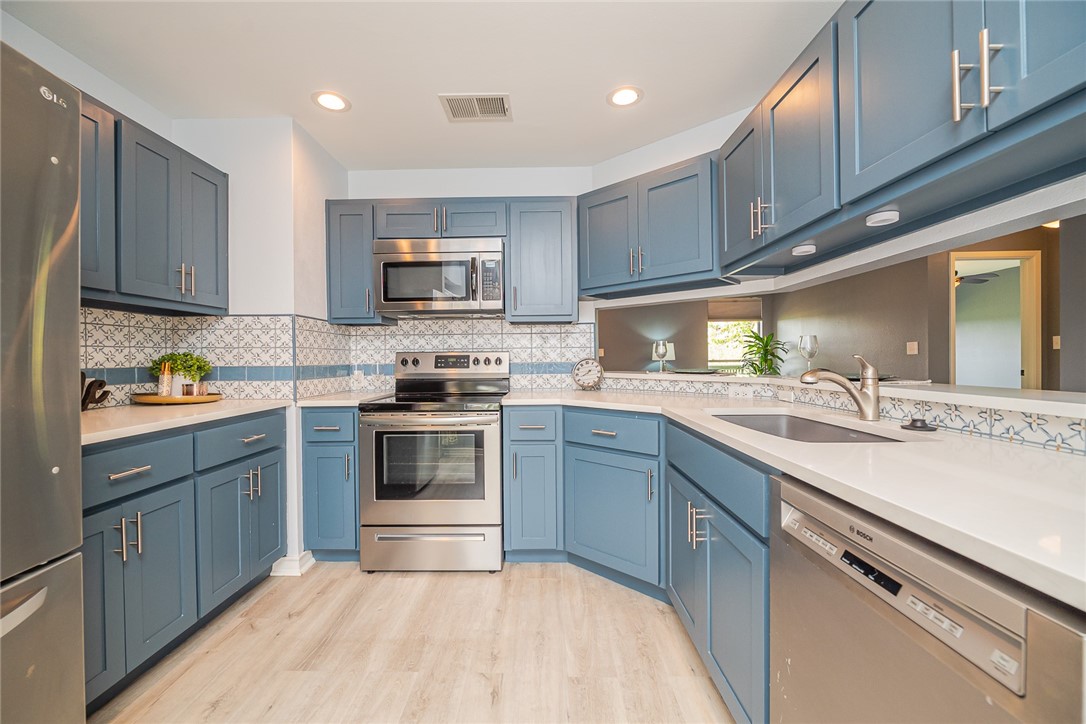 302 St Andrews G-203