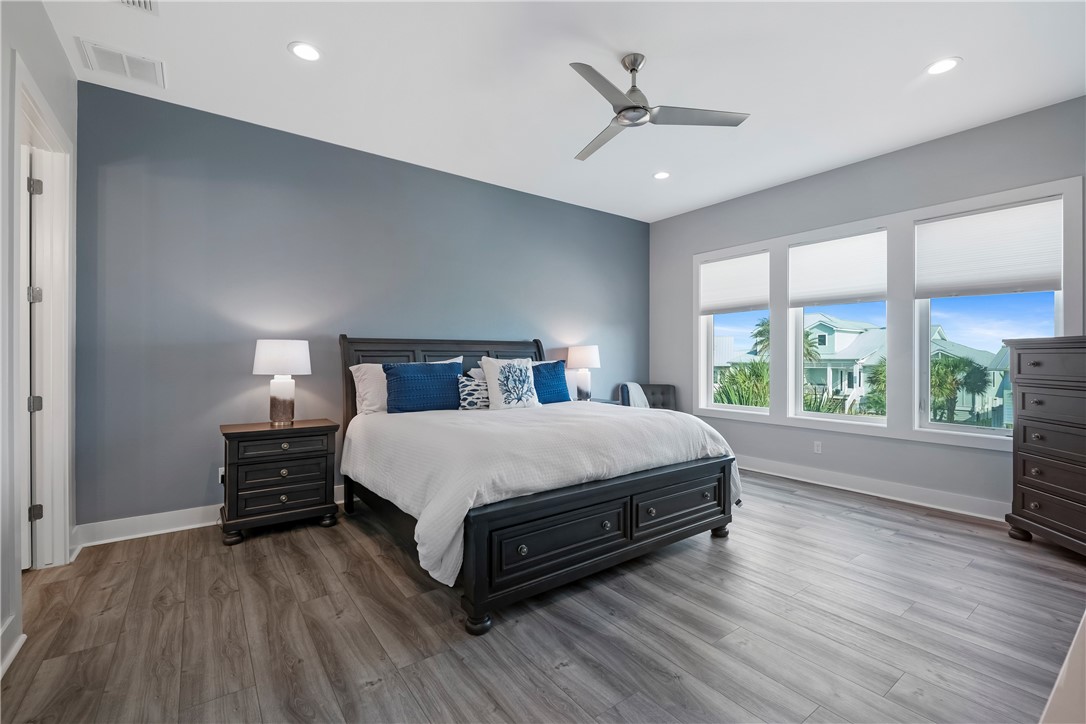 1010 Grand Cayman Ct