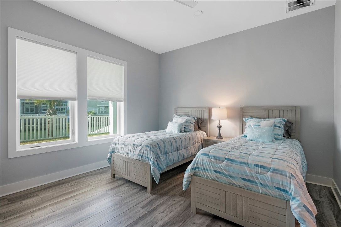 1010 Grand Cayman Ct