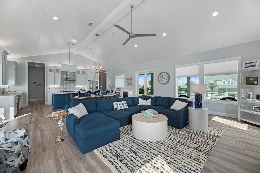 1010 Grand Cayman Ct