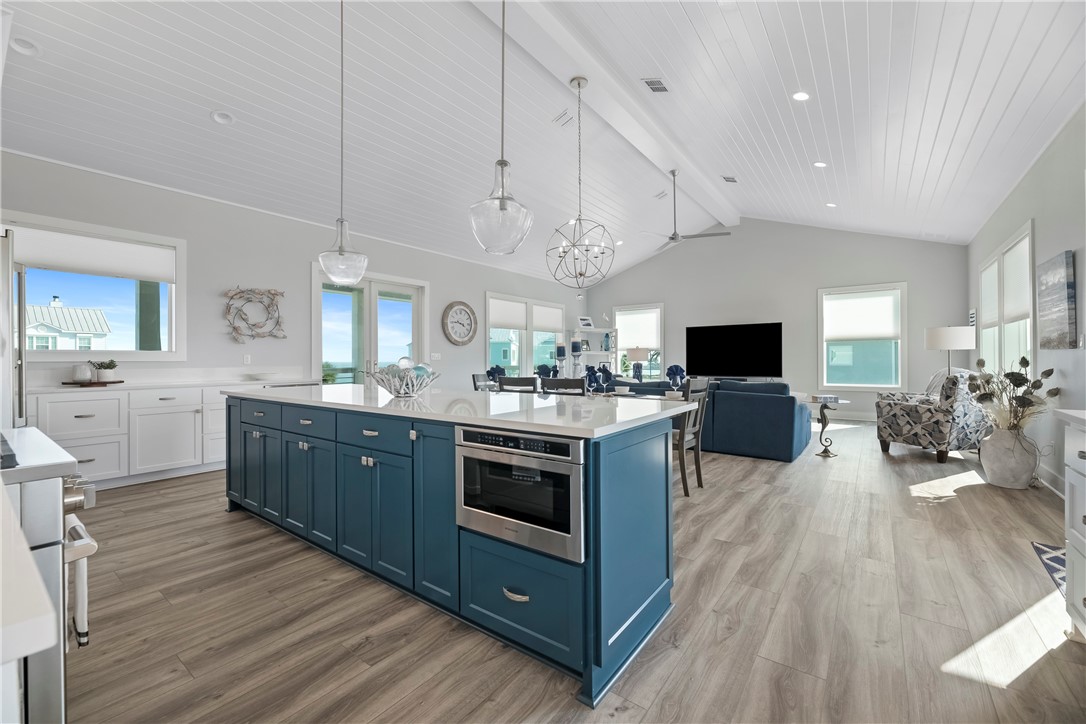 1010 Grand Cayman Ct