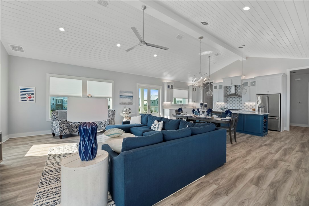 1010 Grand Cayman Ct