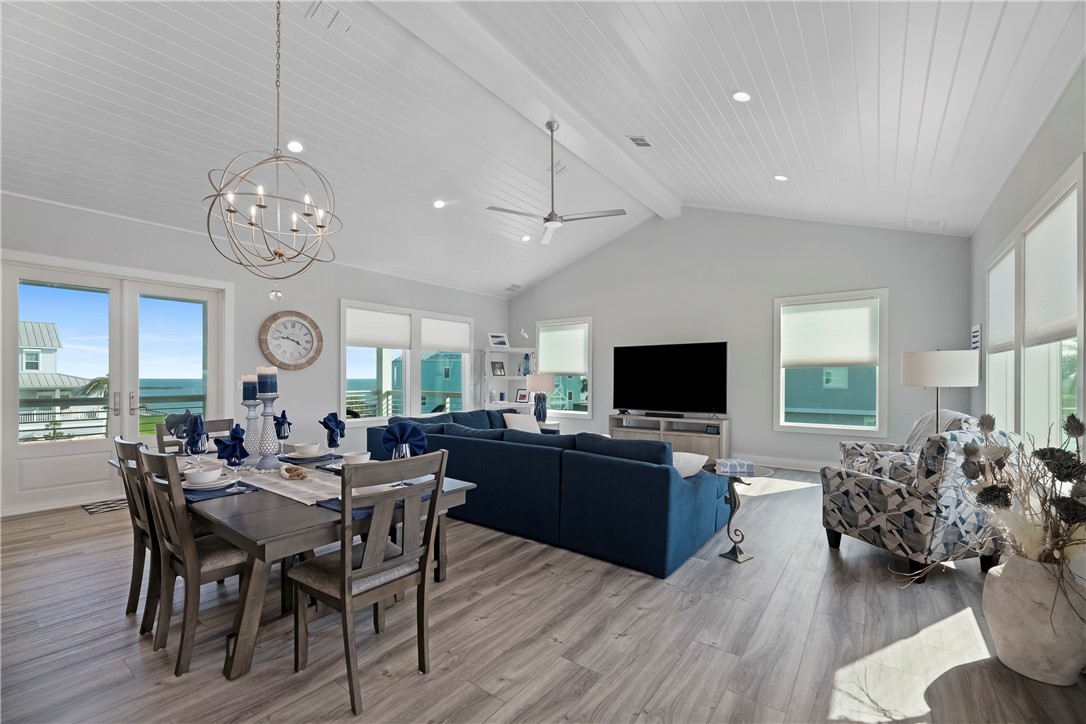 1010 Grand Cayman Ct