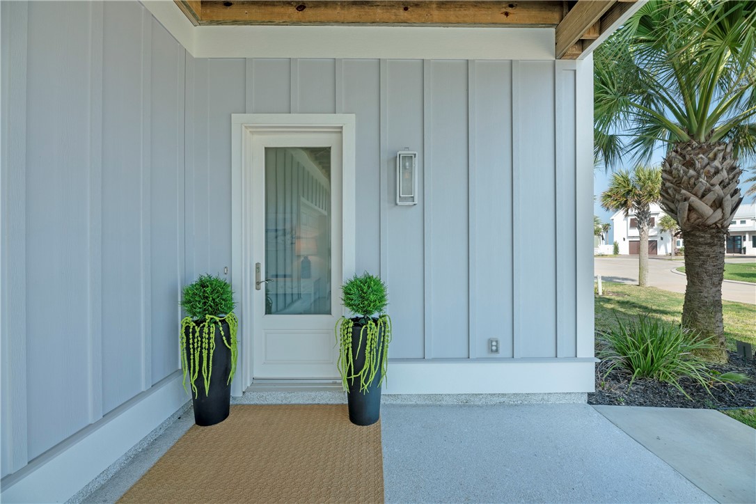 1010 Grand Cayman Ct