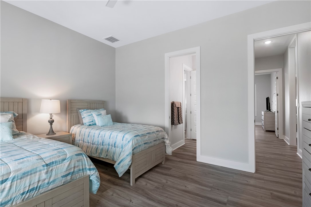 1010 Grand Cayman Ct