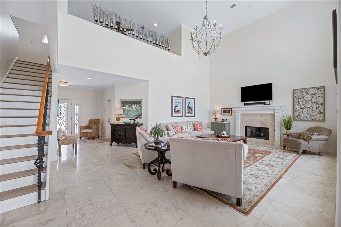 317 Bayview Dr