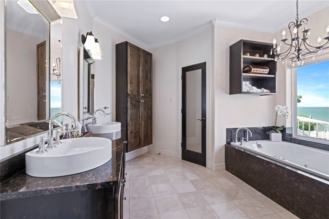 317 Bayview Dr