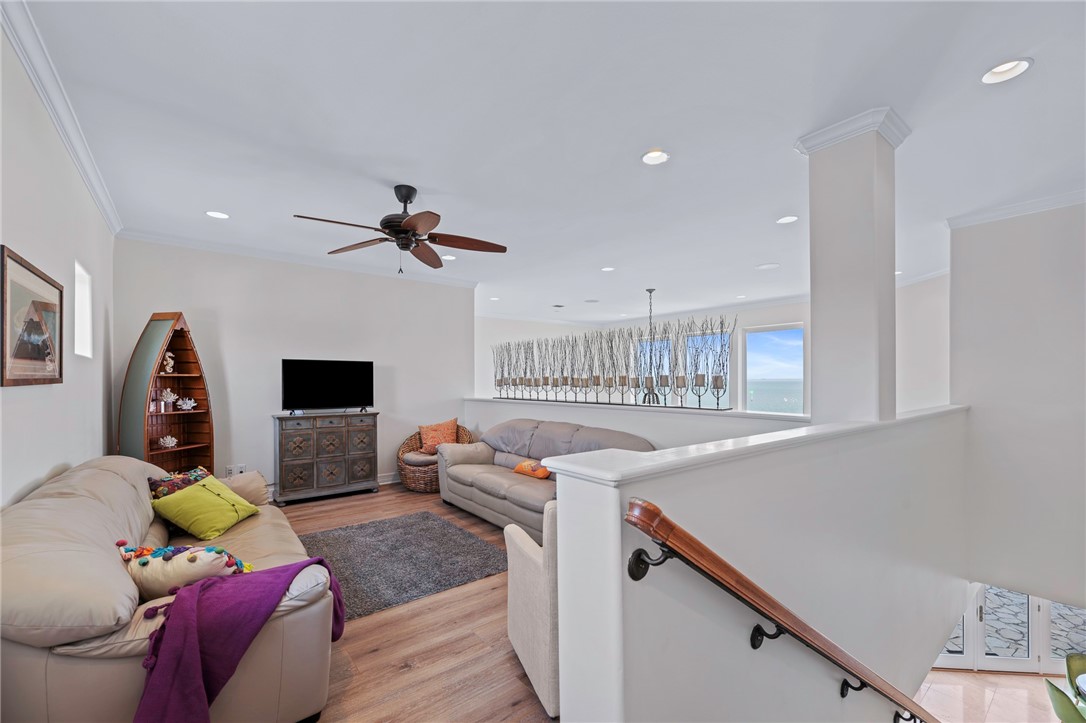 317 Bayview Dr