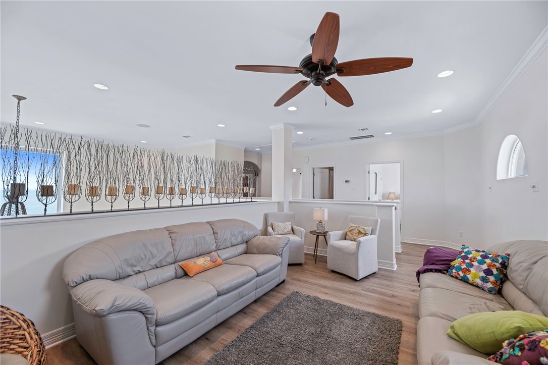 317 Bayview Dr