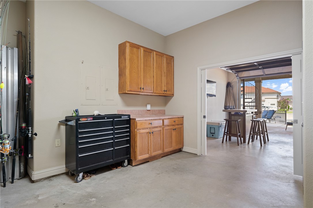 1114 Bay