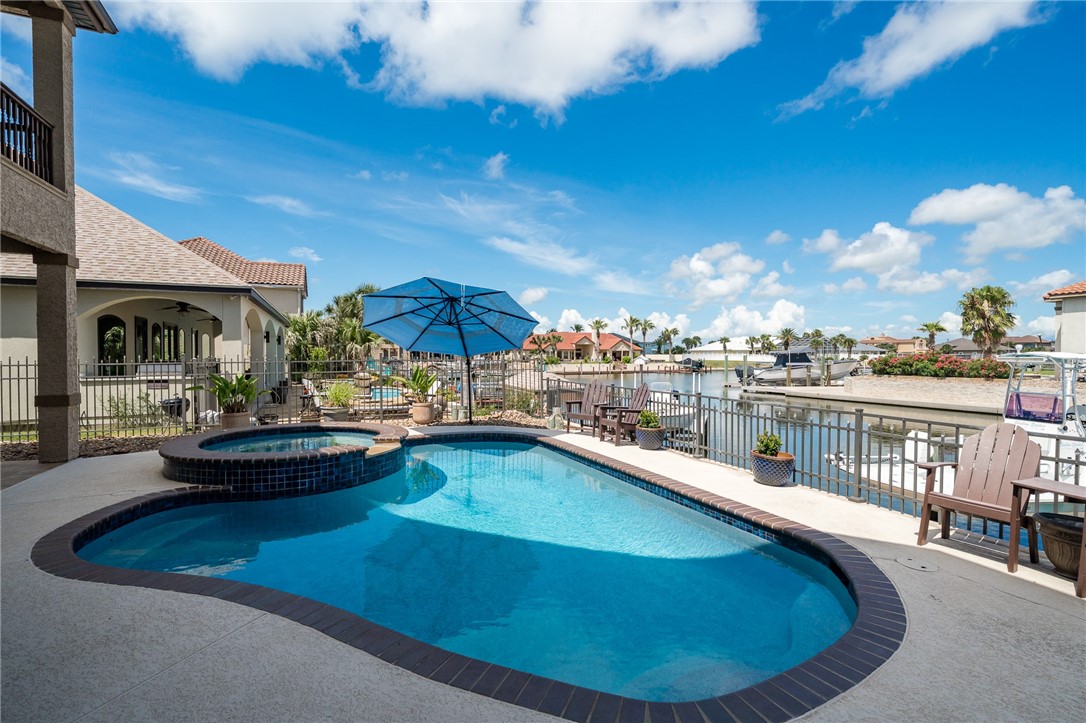 1114 Bay
