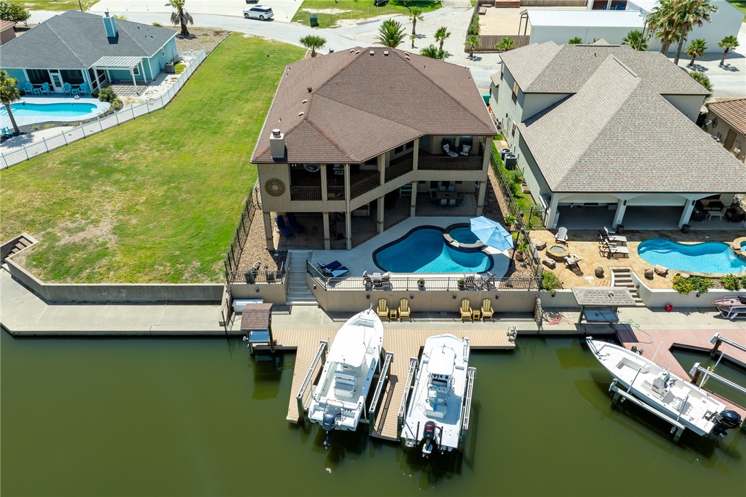1114 Bay