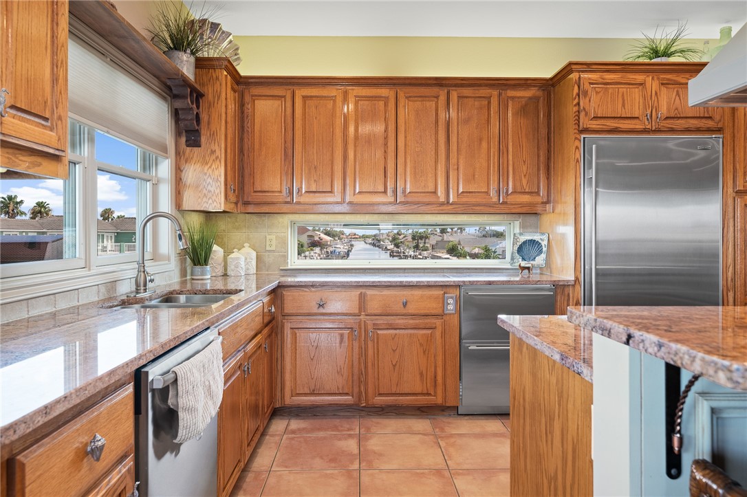 1114 Bay