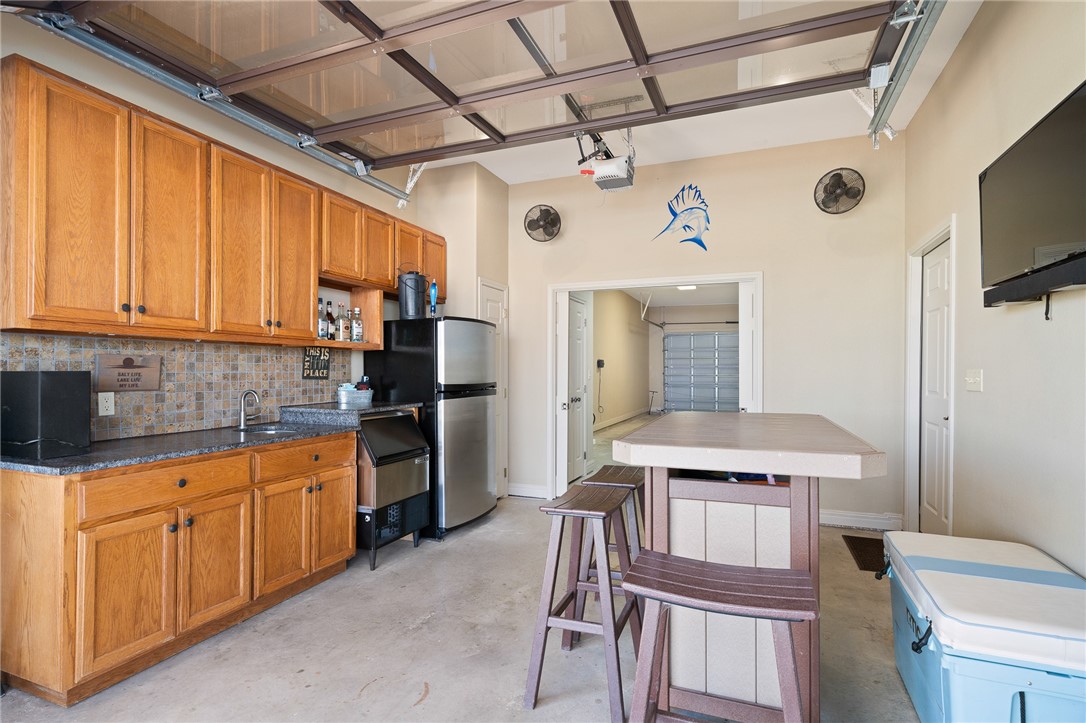 1114 Bay