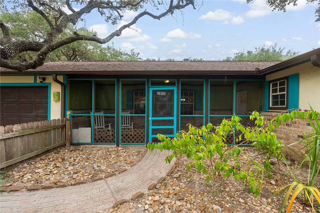 1508 N Live Oak St
