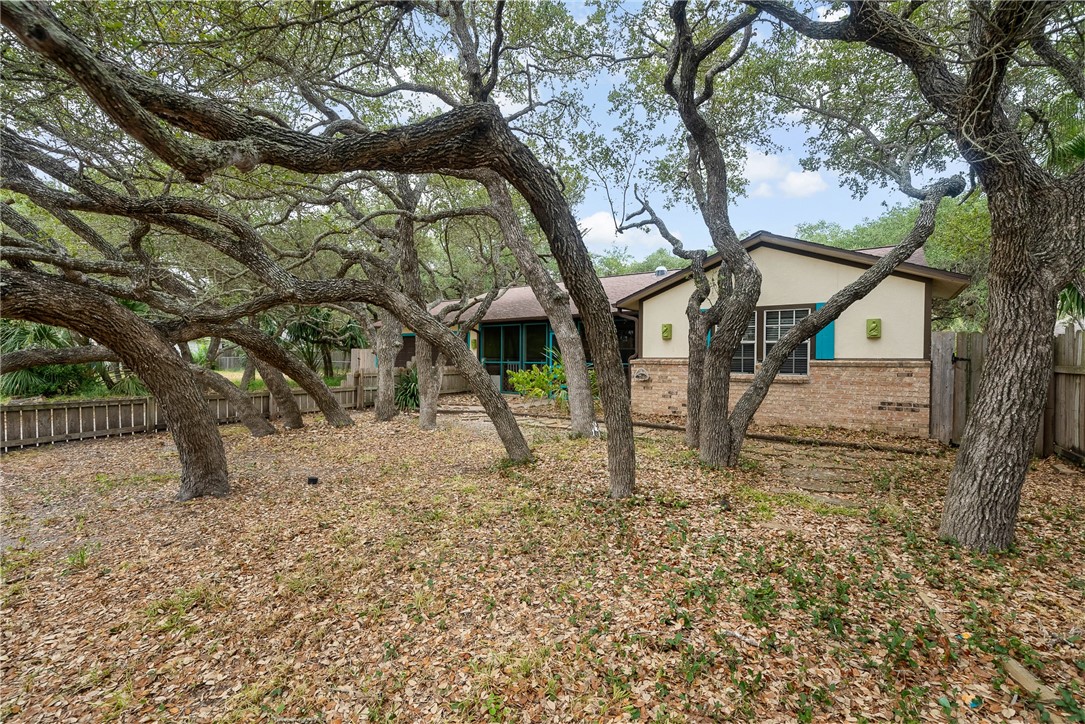 1508 N Live Oak St