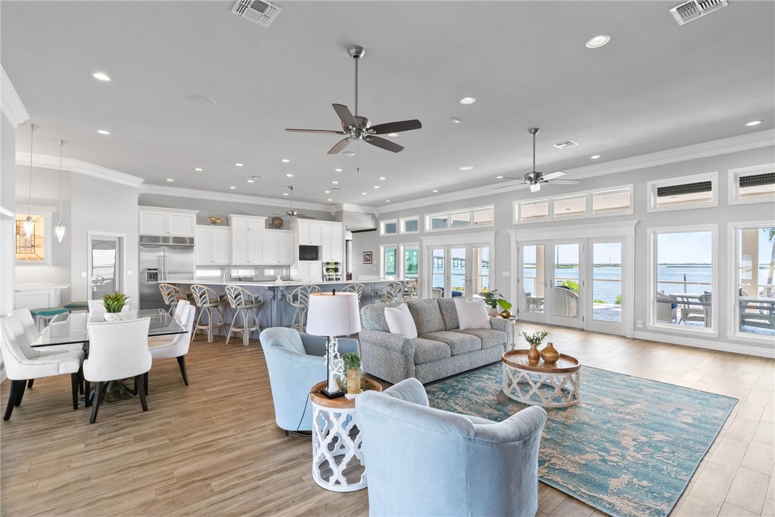 134 Bay Harbor Dr