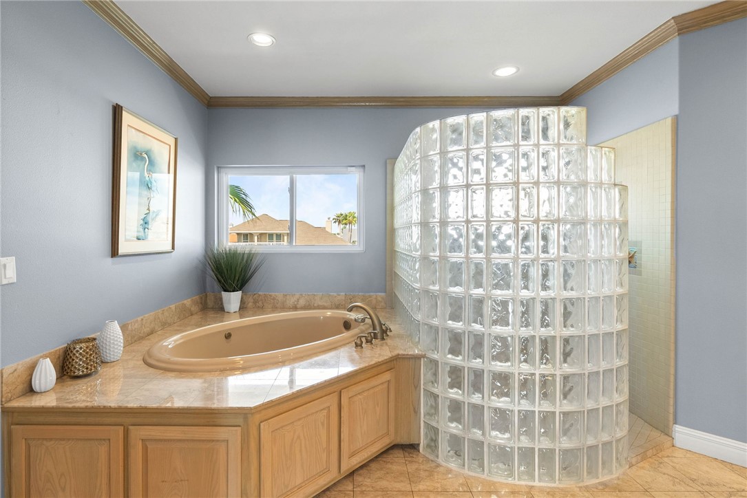 134 Bay Harbor Dr