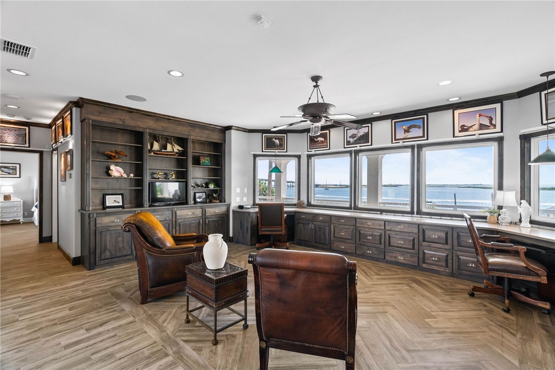 134 Bay Harbor Dr