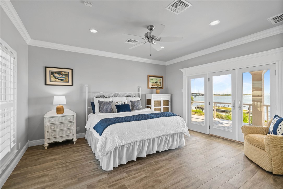 134 Bay Harbor Dr