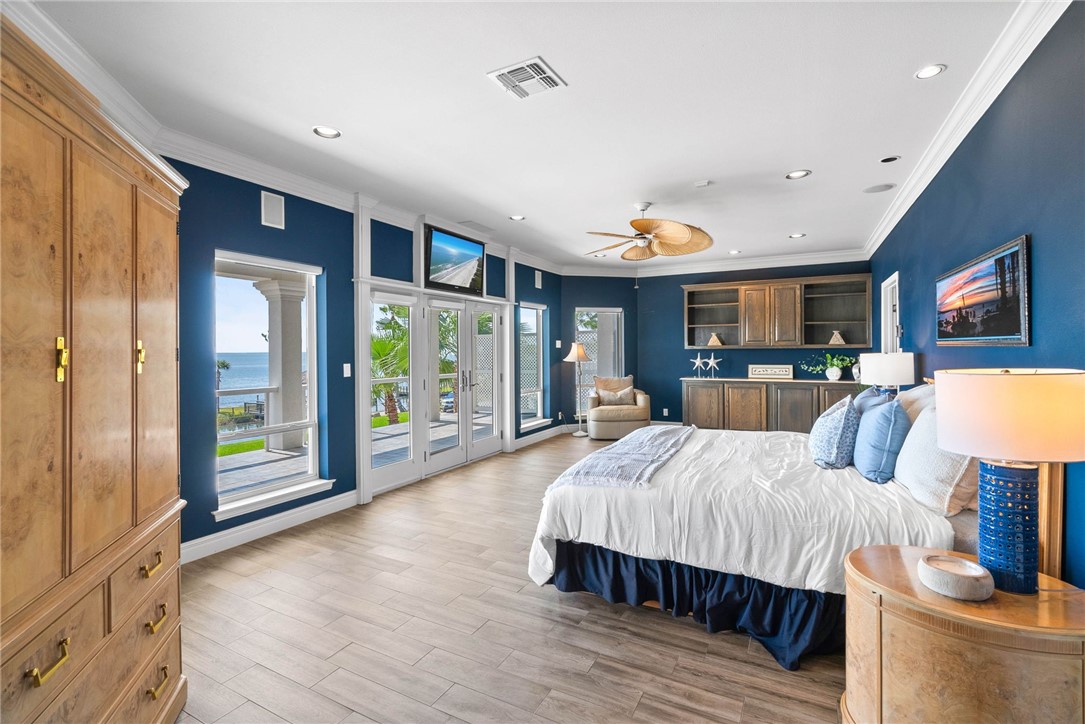134 Bay Harbor Dr
