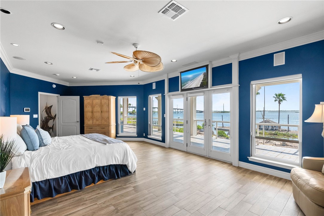 134 Bay Harbor Dr