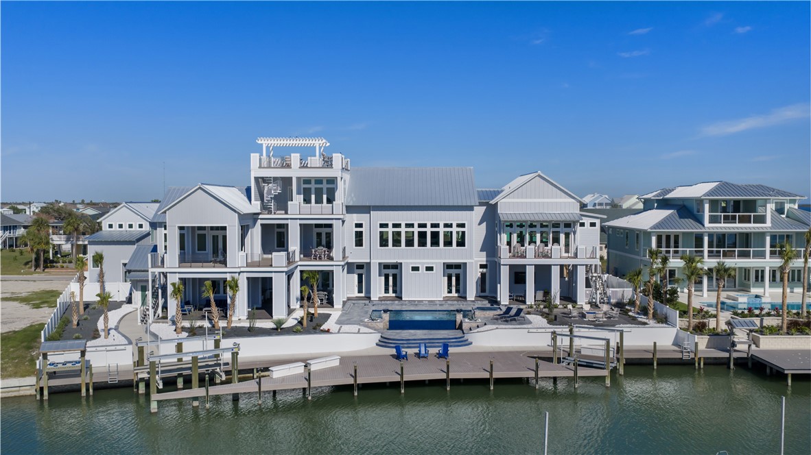 305 Estes Dr