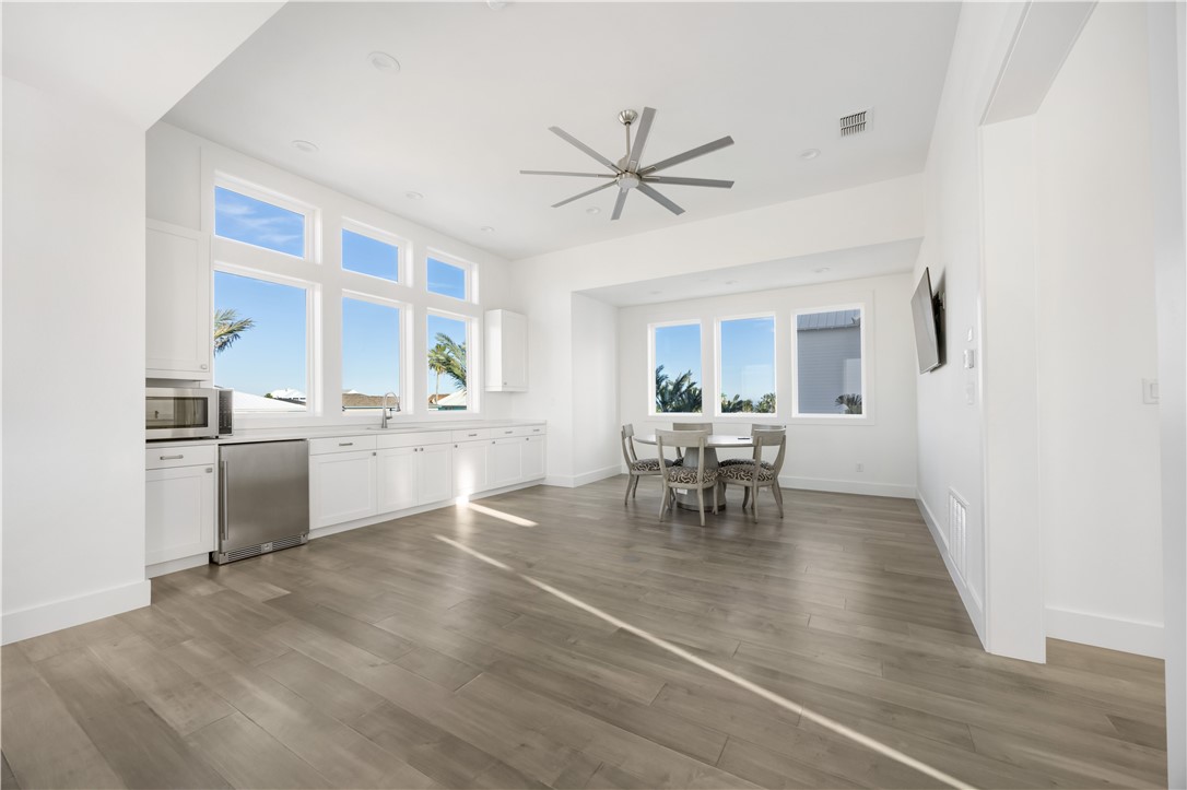 305 Estes Dr