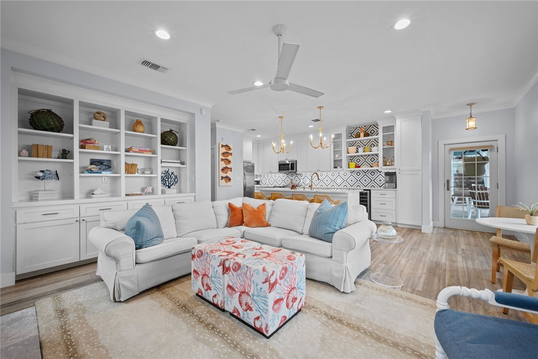 627 S Water St 101