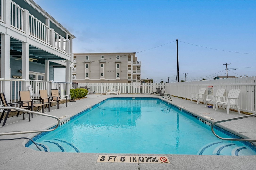 627 S Water St 101